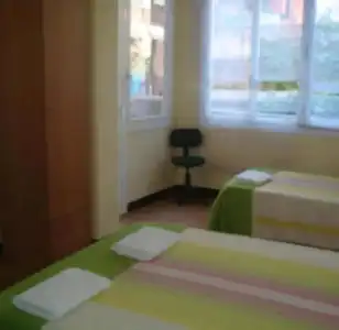 Hostel Turistic Castell - 1