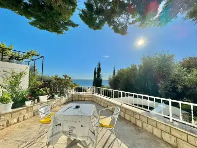 Sun Rose Apartments - 208