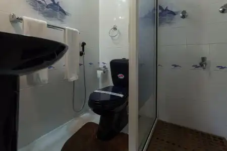 Camellia Lake Resort - 8