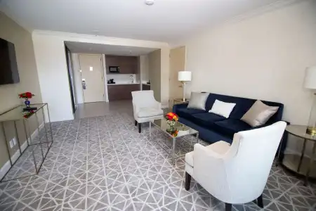Hilton Los Angeles/Universal City - 5