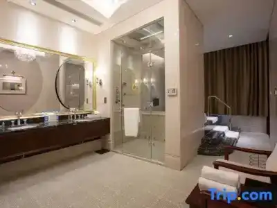 Jinji Lake Grand - 102