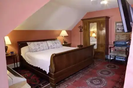 200 South Street Inn - 61