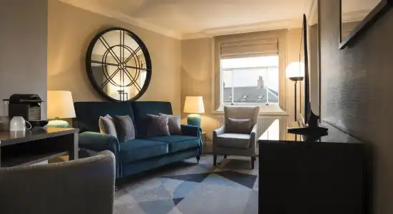 Sloane Place - 35