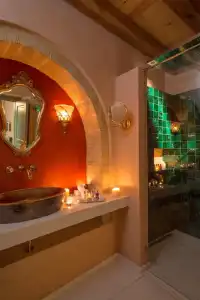 Moni Emvasis Luxury Suites - 45