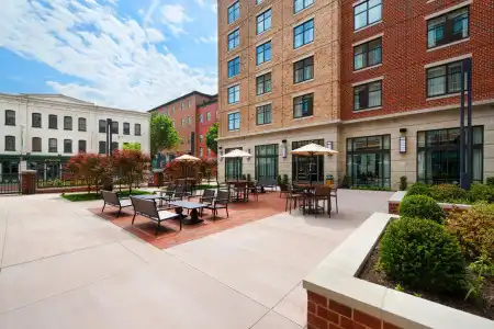 Courtyard by Marriott Richmond Downtown - 18