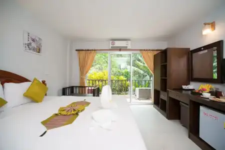 Srichada Khaolak - 39
