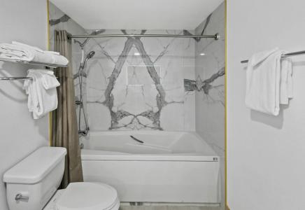 Costa Art Laguna Beach - 8