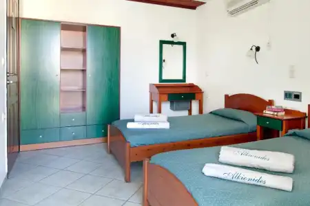 Rhoe Seaside Apartments - 16