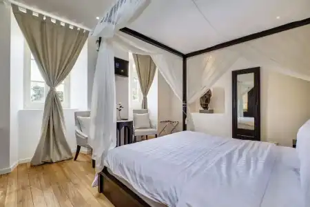 Dolphin Suites - 41