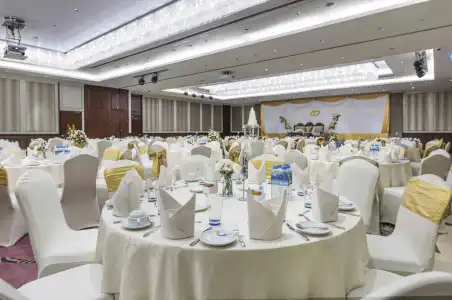 Chatrium Royal Lake Yangon - 20