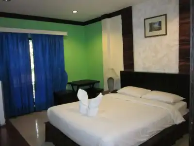 Deeden Pattaya Resort - 4