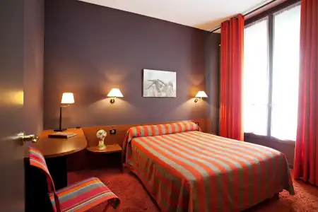 Globe et Cecil Hôtel - 107