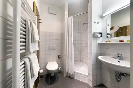 AMH Airport-Messe-Hotel - 73