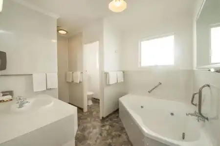 Amber Court Motel - 45