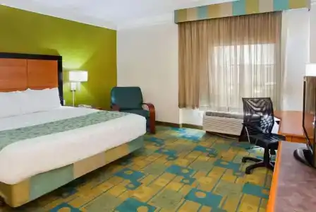 La Quinta by Wyndham Haywood Mall-Near Greenville Downtown - 30