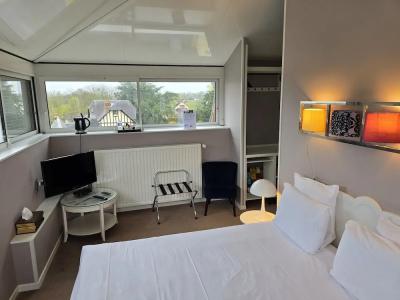 Le Castel Guesthouse - 76