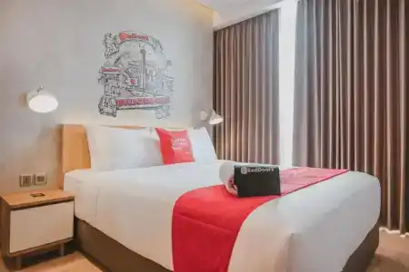 RedDoorz Plus @ Thamrin - 34