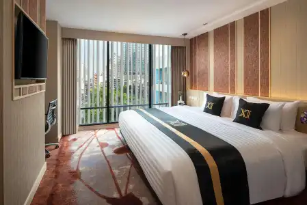 Eleven Bangkok - 36