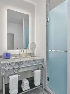 Aspen Meadows Resort - 8