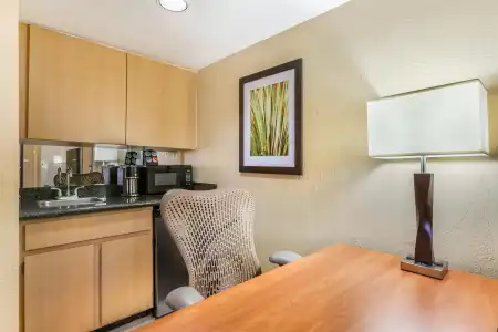 Best Western Plus Scottsdale Thunderbird Suites - 44