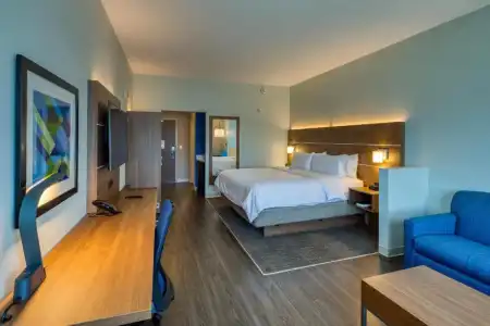 Holiday Inn Express & Suites Charlotte - South End by IHG - 78