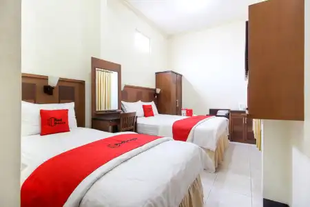 RedDoorz Plus @ Tegal Panggung - 6