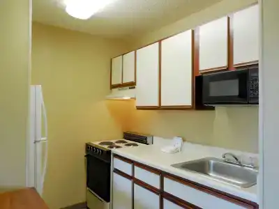 Suburban Extended Stay Daytona Beach - 40