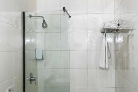 Redcon Suites - 317