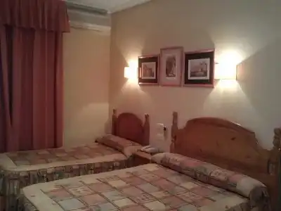 Hostal Toledo - 37