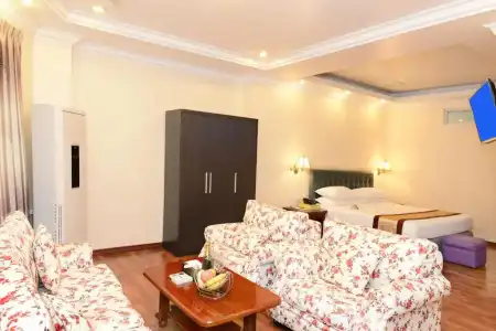 Grand United Ahlone Branch - 209