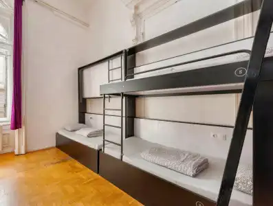 Adagio Hostel Basilica - 4