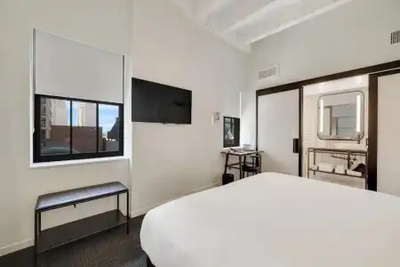 500 West - 64