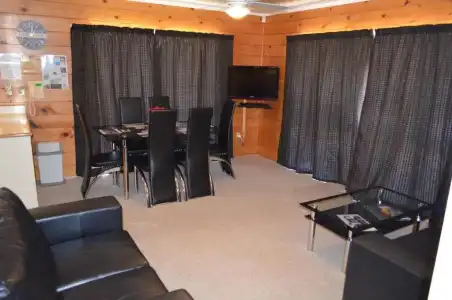 Cedarwood Lakeside Motel & Conference Venue - 56