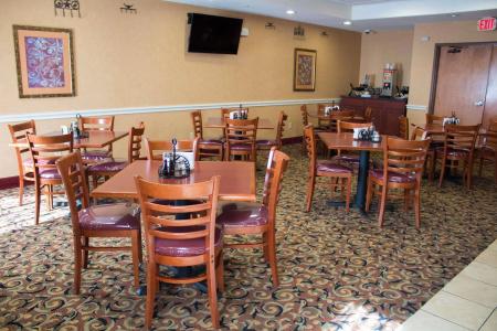 Best Western Plus San Antonio East Inn & Suites - 10