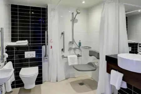 Holiday Inn Express London - ExCeL by IHG - 37