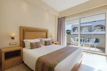 Alexandra Beach Resort & Spa - 31