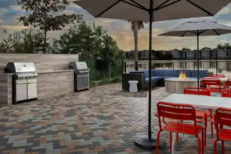 Home2 Suites by Hilton Miami Airport South Blue Lagoon - 20