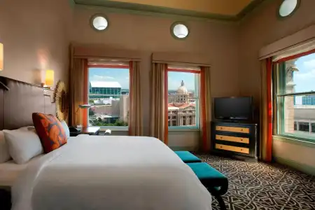 ICON Autograph Collection by Marriott - 1