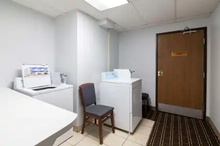 Americas Best Value Inn Fargo - 1