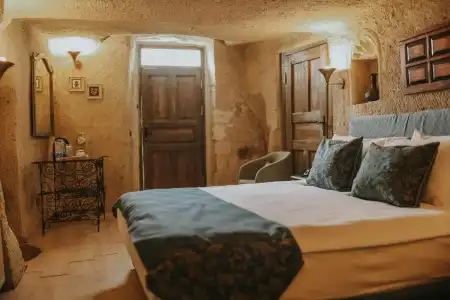 Elaa Cave - 129