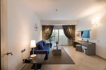 Royal Palm Resort & Spa - Adults Only - 3
