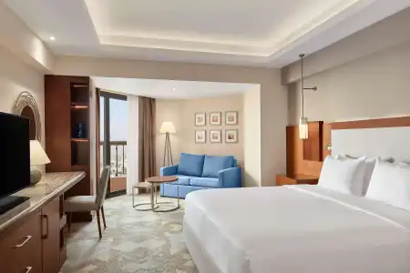 Ramses Hilton - 8