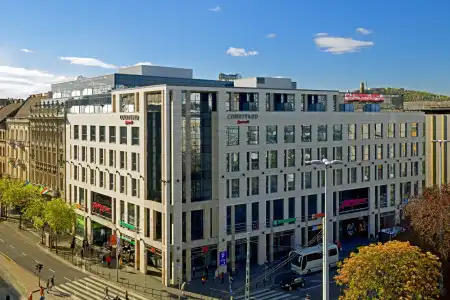 Courtyard by Marriott Budapest City Center - 20