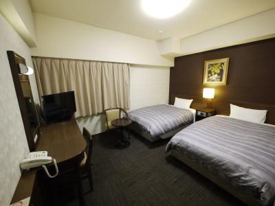 Route-Inn Yokohama Bashamichi - 3