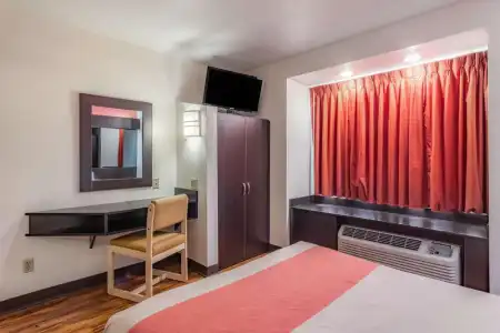 Motel 6 Chattanooga, TN - Downtown - 38