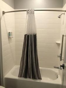 Downtowner Inn and Suites - - 7