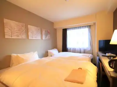 Leon Hamamatsu - 2