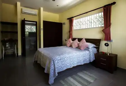 Surfers Beach Self Catering Chalets - 20