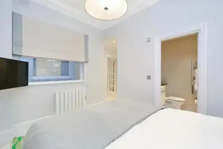 Queensgate Court - 130