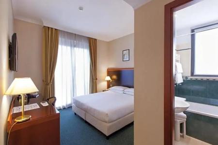Garner Rome Aurelia by IHG - 38